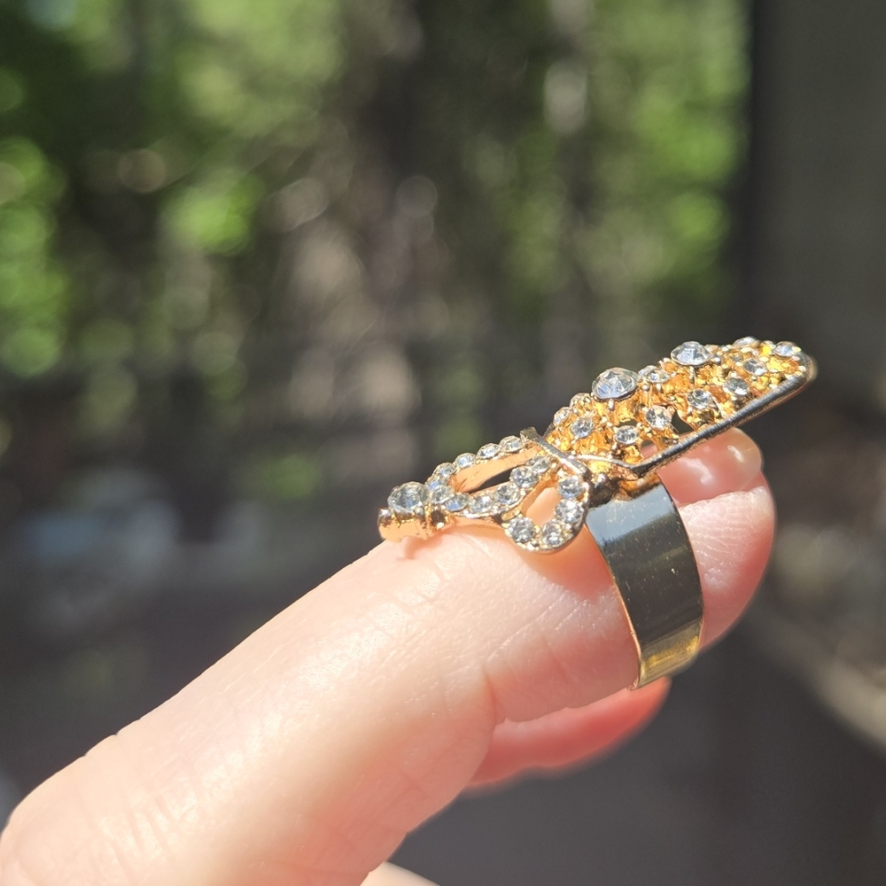 Ornate Gold Vintage-Style Nail Ring Crown with Intricate Stonework - Picture 5 of 7